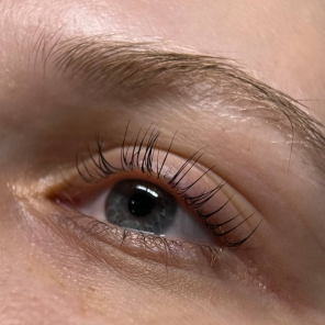 Ламинирование и окрашивание ресниц